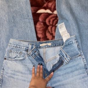 size 29 straight leg Levi’s